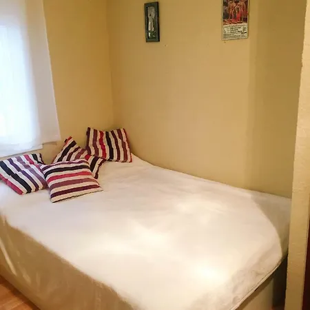 Flat Apartment *